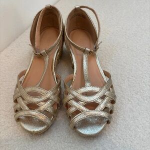 Chic Gold Strappy Sandals